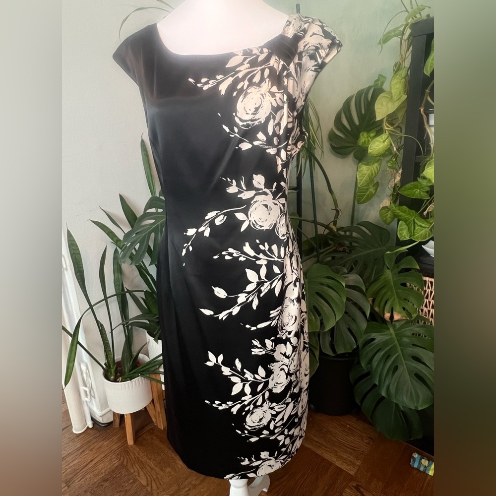 Evan Picone Cap Sleeve Black and White Sheath Dress
